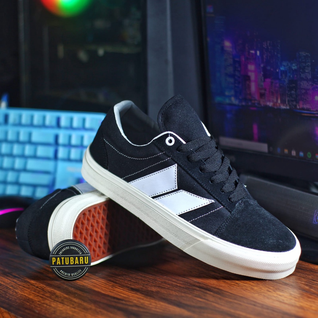 SEPATU PRIA MACBETH BOOMER HITAM LIST PUTIH PREMIUM IMPORT VIETNAM BNIB BISA COD