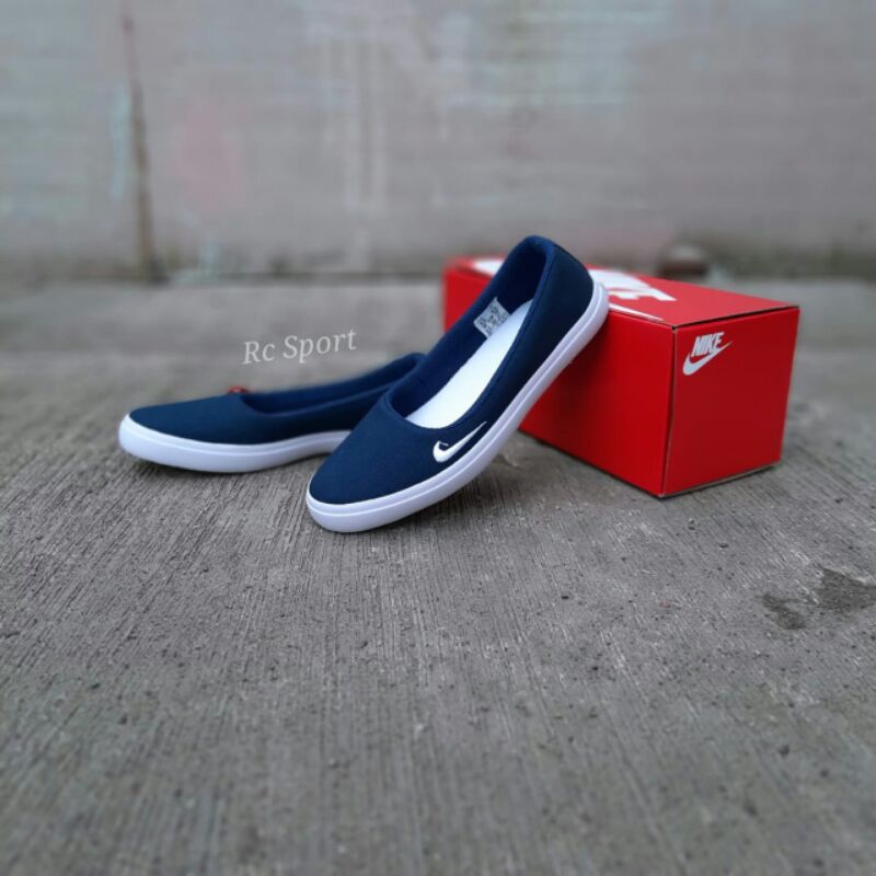 Sepatu Wanita Selop . Nike Slip On . Sepatu Balet . Sepatu Nike Biru Navy Putih Hitam