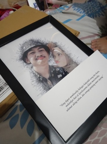 Kado ulang  tahun  unik desain sketsa wajah A 4 kado 