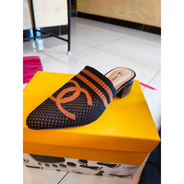 sandal selop rajut chanel