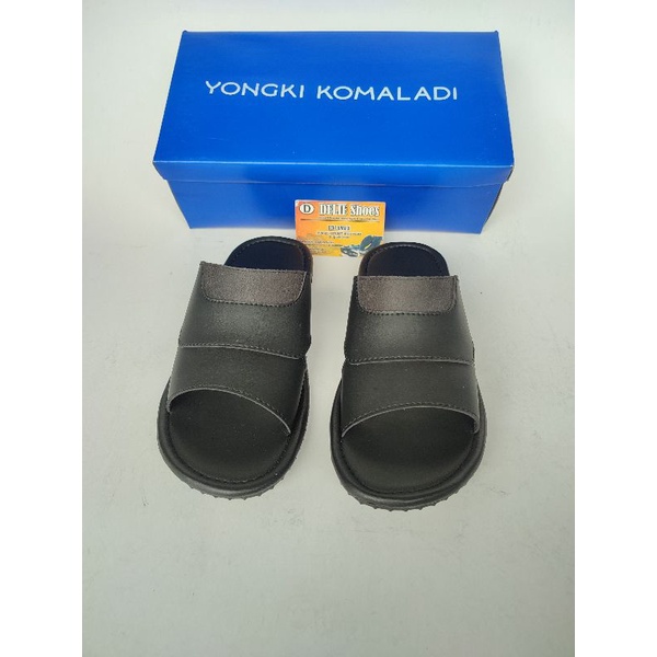Sandal Yongki Komaladi pria slop terbaru