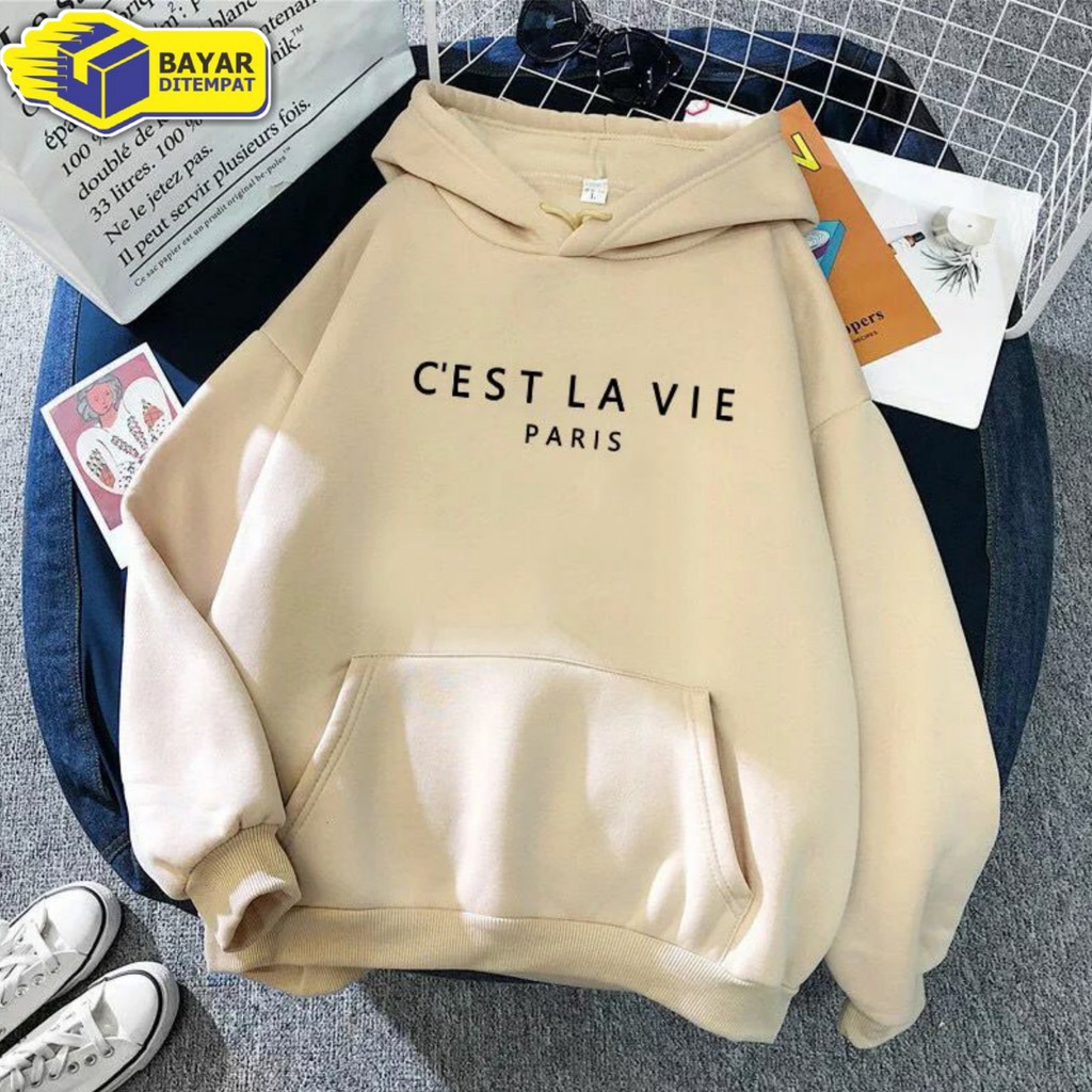 Hoodie Sweater Wanita Anime Jaket Cewek Kekinian Oversize Murah Tebal Import Tulisan Cest La Vie