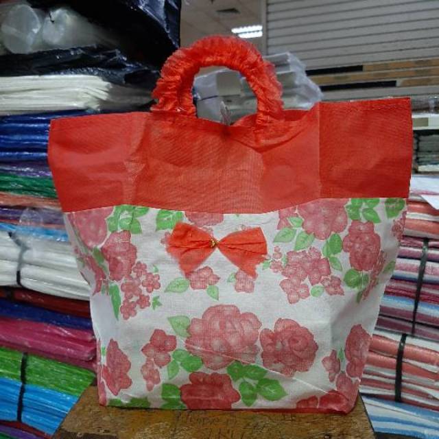 

Tas Kain untuk Kotak Nasi/ goodie bag
