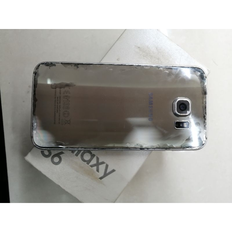 Samsung galaxy S6 flat minus matot IC power nya kali aja ada yang minat Buat bahan KANIBALAN