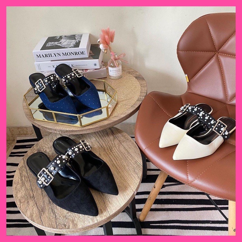 CHARLES & KEITH (CK) - 214 ( SANDAL - WHITE/BLACK/BLUE) WANITA