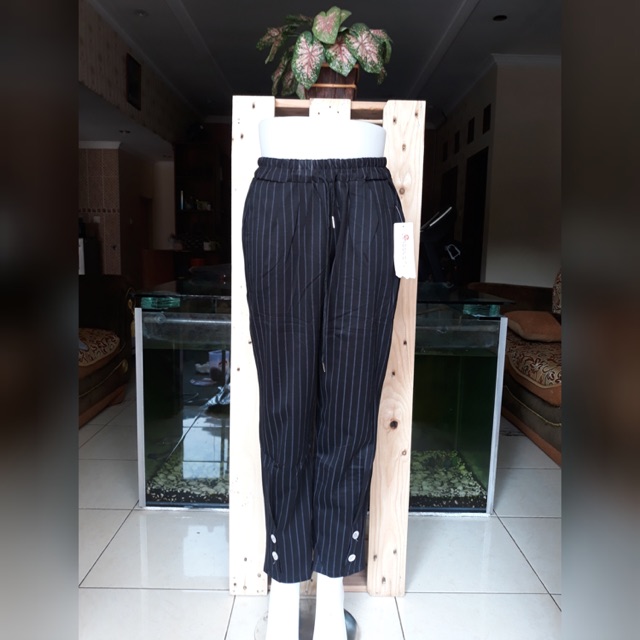 Celana zara kotak import