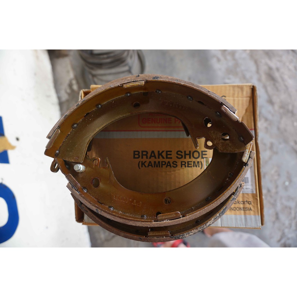 Brake Shoe Kampas Rem Belakang Mitsubishi L300 Diesel ASLI KTB!