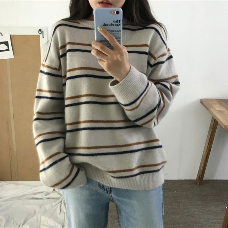 Sweater Model Round Neck Lengan Panjang Motif Garis Untuk Wanita