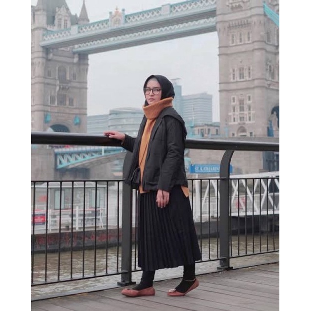 [PRELOVED] SALE Rashawl Tourmaline Skirt Black Rok Hitam Plisket Rempel Pleated Lyra Hitam Best Sell