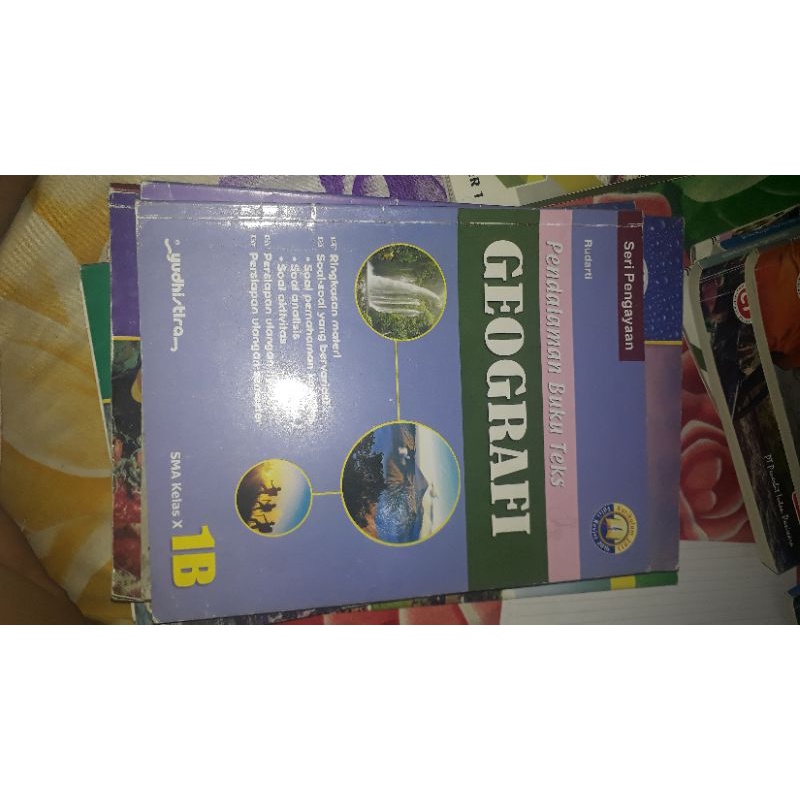 PRELOVED buku LKS Geografi SMA kelas 10 semester 2