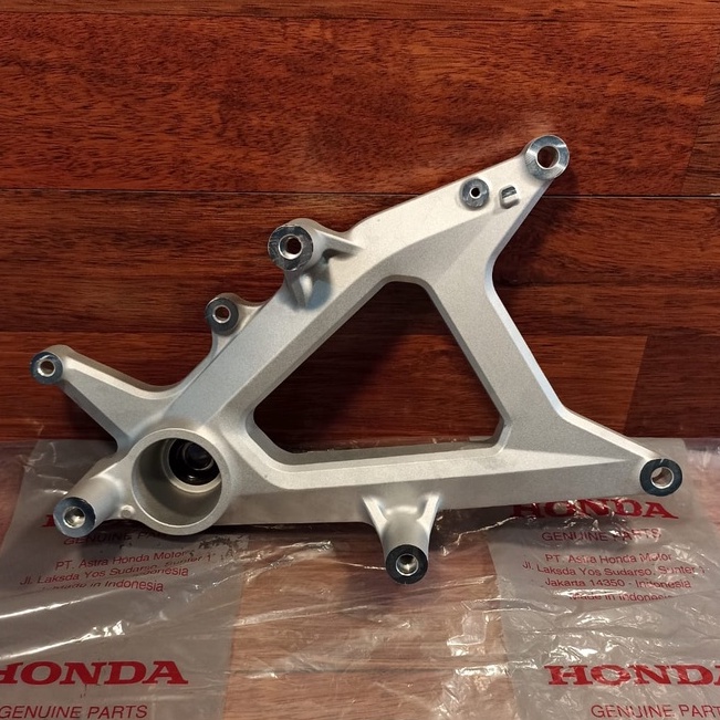 SWING ARM VARIO 160 ABS ORIGINAL 52100K2SN10 LENGAN AYUN/SWING ARM ASSY REAR HONDA GENUINE PARTS