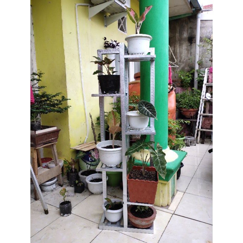 rak bunga/kembang minimalis