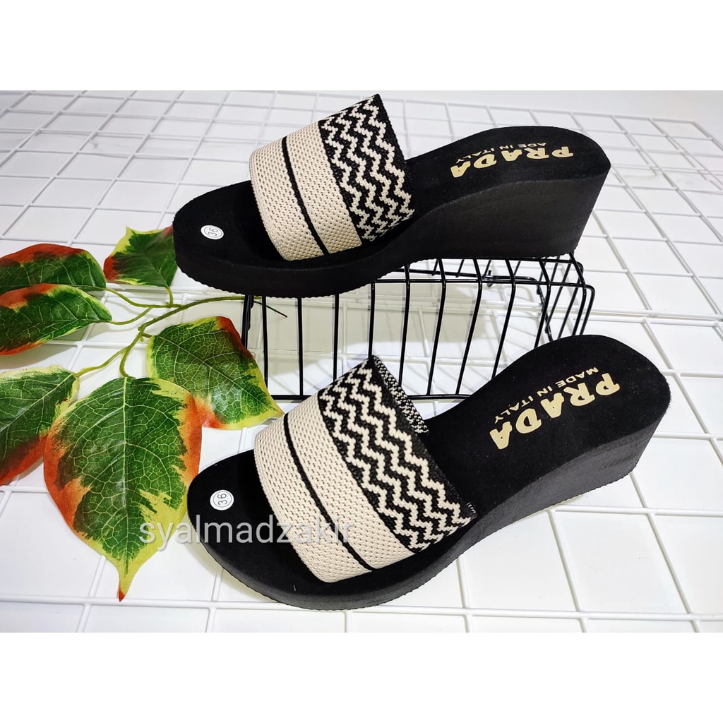 SANDAL WEDGES WANITA SLOP RAJUT BATIK 001