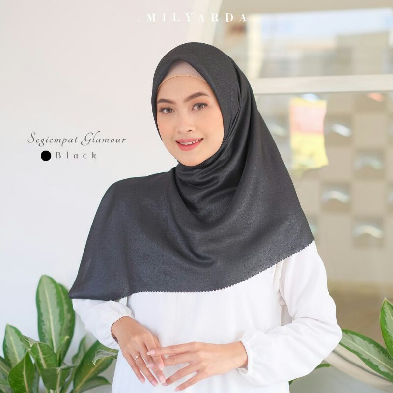 Hijab Segiempat Glamour