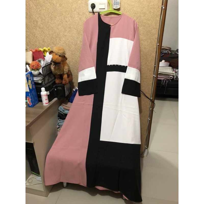 Preloved Pink Hitam Putih Dingin Busui Gamis Casual Dress Sporty Baju Syari Motif Abaya Lebaran COD