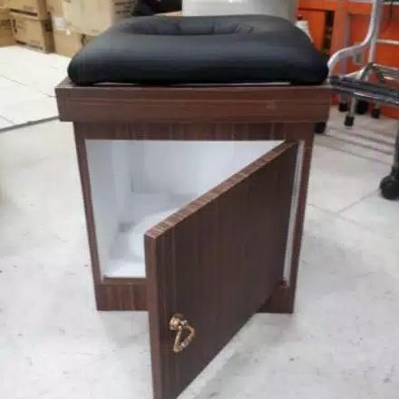 Bangku Ratus Atu Alat Kecantikan/Kursi Mis V