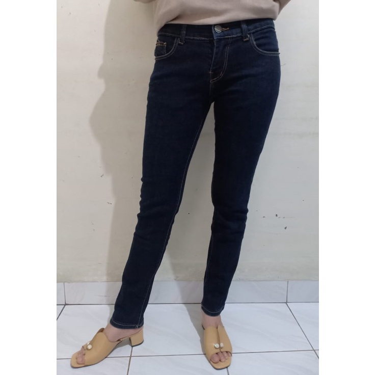 Preloved Celana Panjang Jeans Cewe | Size 29 | 5PM Jeans
