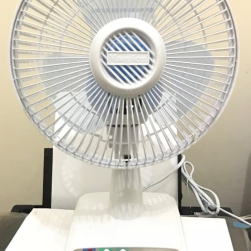 Kipas Angin Meja / Desk Fan Maspion F-18DA 7 Inch