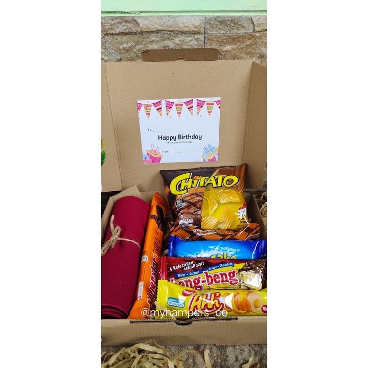 

Hampers box hijab maroon