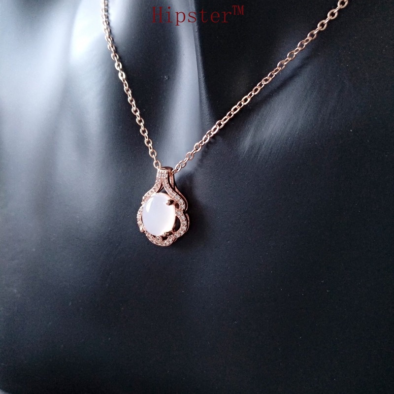 Elegance Retro Full Diamond Light Luxury Rose Gold Pink Crystal Hollow Pendant Necklace