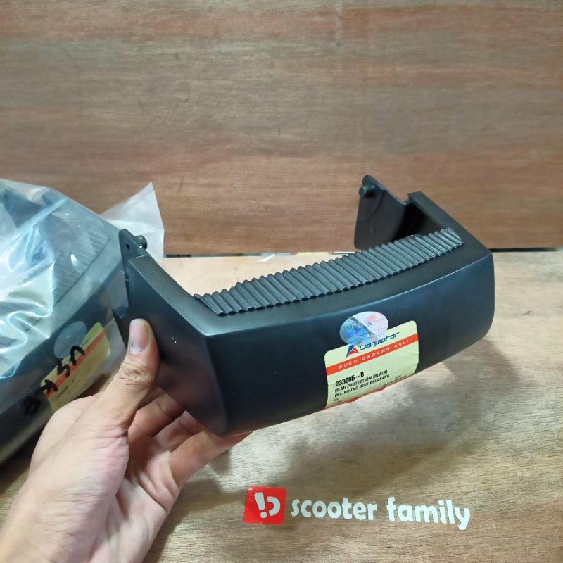 Buntut spakbor belakang vespa excel danmotor