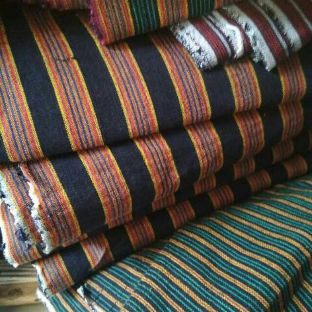 Kain tenun Lurik ATBM Lurik hitam telupat