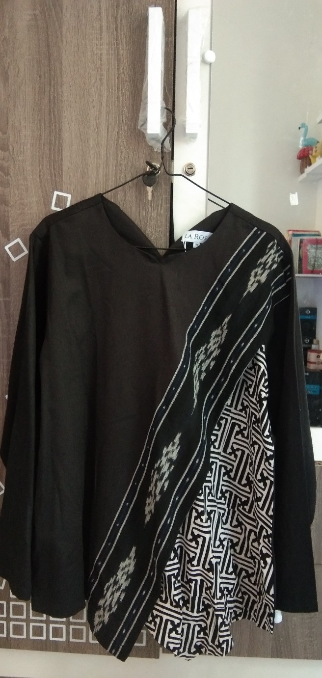 Atasan Batik Susie Black