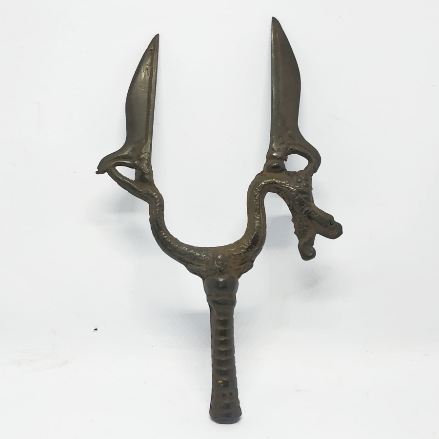 Pusaka T0mbak Antik Istimewa Dwisula Pataka Naga Baruna Hitam Kecil Unik Harga Terjangkau