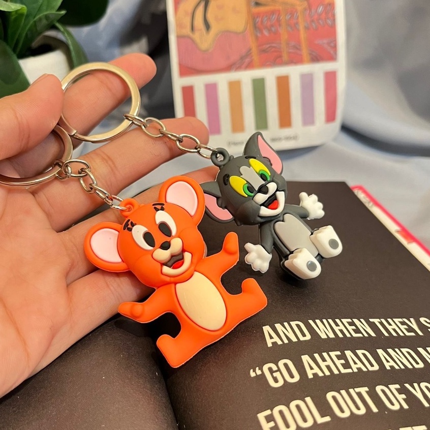 GANTUNGAN KUNCI TOM AND JERRY SUPER CUTE KEYCHAIN TAS MOTOR KARAKTER KARTUN WARNA ABU-ABU DAN ORANGE KUALITAS ORIGINAL BAHAN AWET READY GROSIR DAN COD