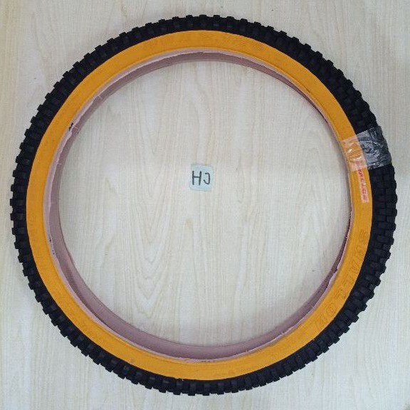 Ban Luar Tire Swallow 20x2.125 20 x 2.125 Hitam Kuning