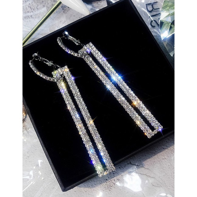 LRC Anting Tusuk Fashion Needle Rectangular Full Diamond Earrings F3988