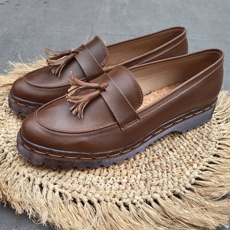 Sepatu Wanita Casual Terbaru