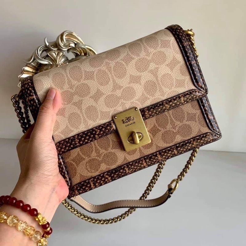 Signature Block Hutton Shoulder Bag