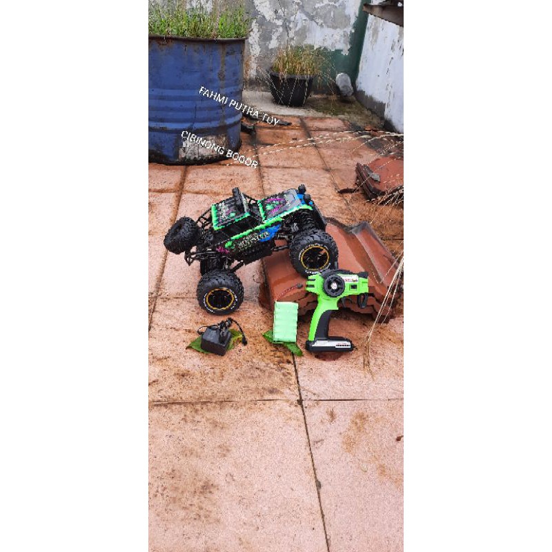 MOBIL REMOTE CONTROL UKURAN JUMBO ROCK CRAWLER SUPER CLIMBING 4WD 1:10