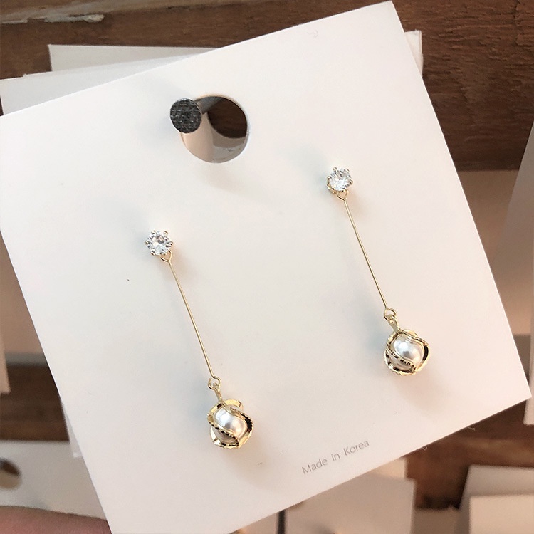 Anting Tusuk Minimalist Panjang Pearl Berlian Earrings Untuk Wanita