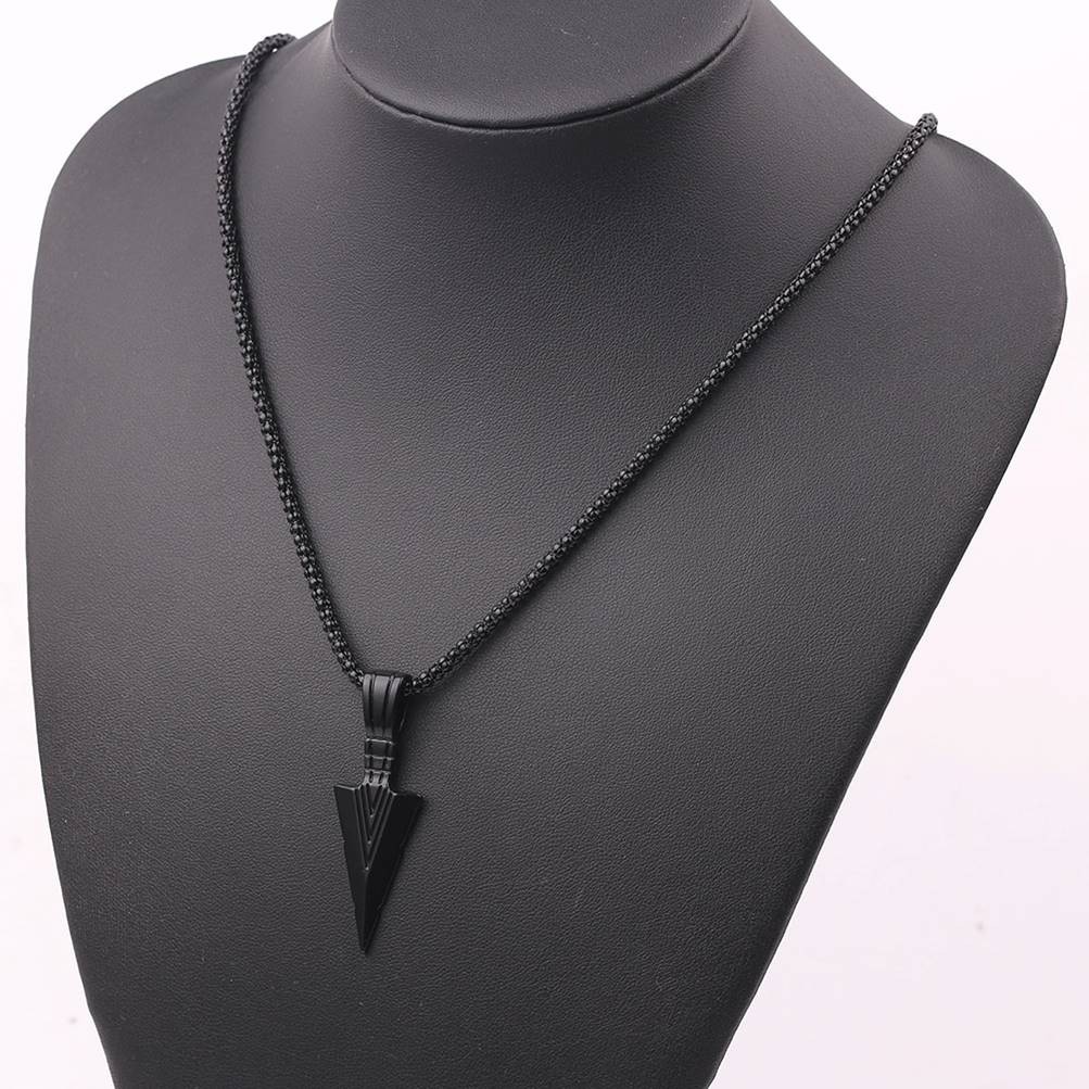 KALUNG RANTAI LIONTIN MODEL PANAH SEGITIGA WARNA SILVER HITAM EMAS GAYA PUNK HIP HOP ROCK