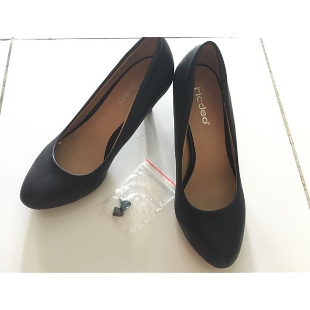 Preloved Sepatu Kerja Fladeo