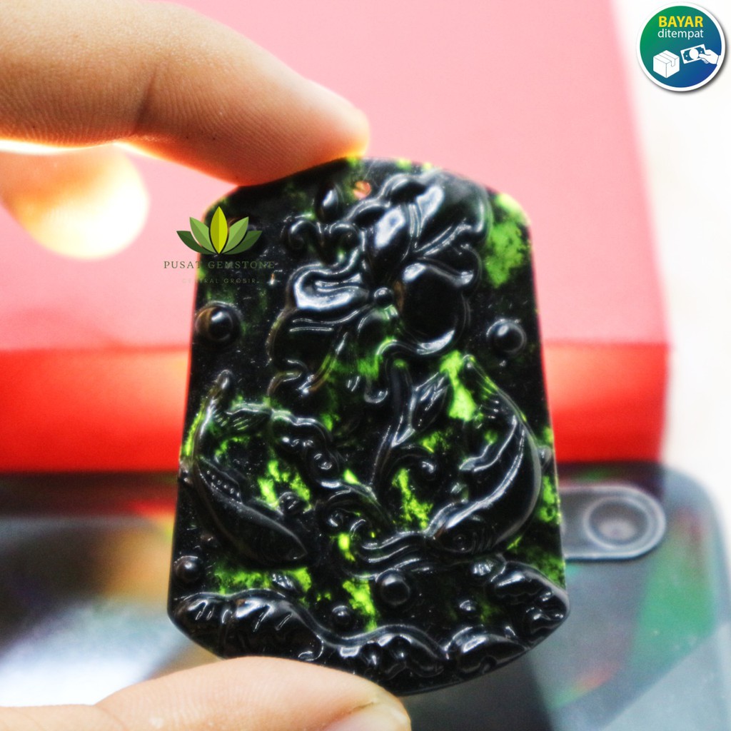 Liontin Black Jade Motif Ikan Koin kesehatan