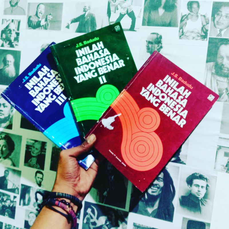 Buku J.S. Badudu Kamus Umum Bahasa Indonesia / Inilah Bahasa Indonesia yang Benar / Cakrawala Bahasa