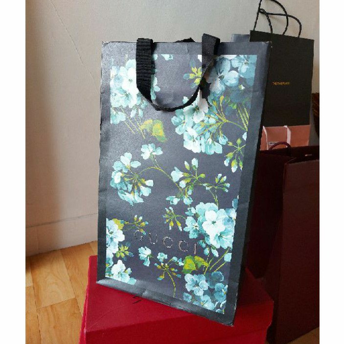 

Gucci paperbag original special floral edition paper bag authentic