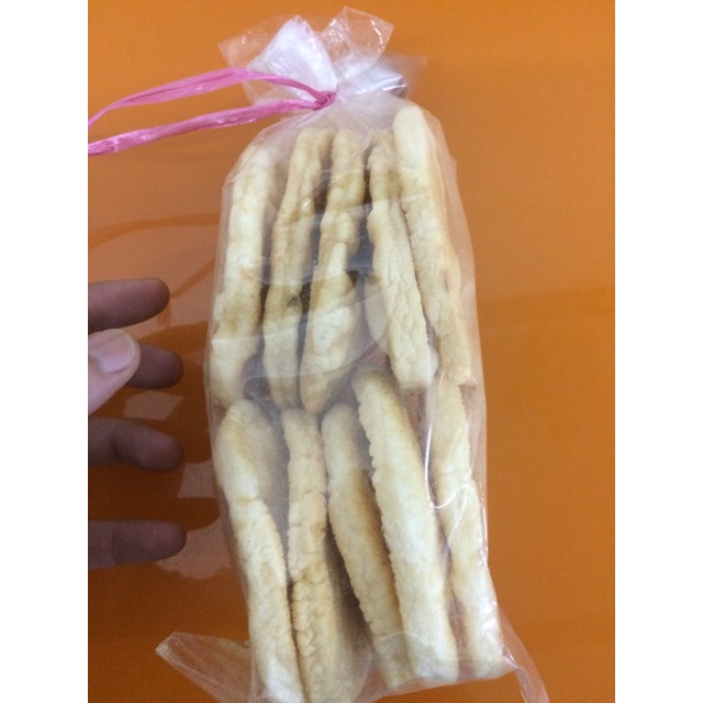 

Kerupuk kemplang bangka asli! Tanpa pengawet