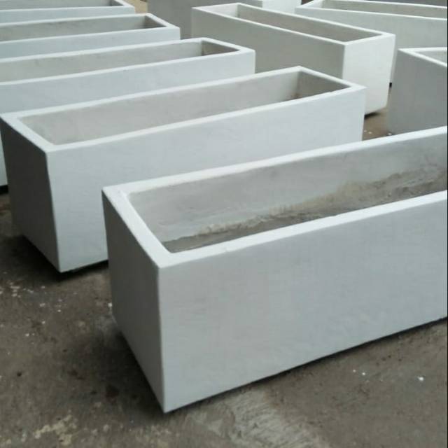 Pot  beton pot kotak persegi panjang 1mx30x30 cat putih doff