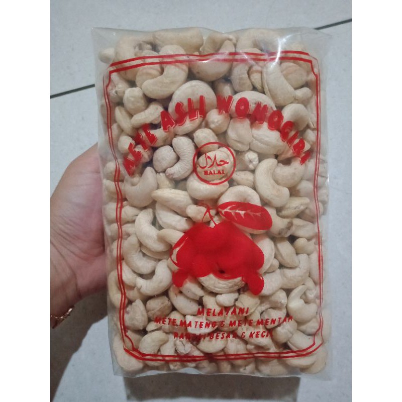 

Kacang Mete Mentah Kering Asli Wonogiri