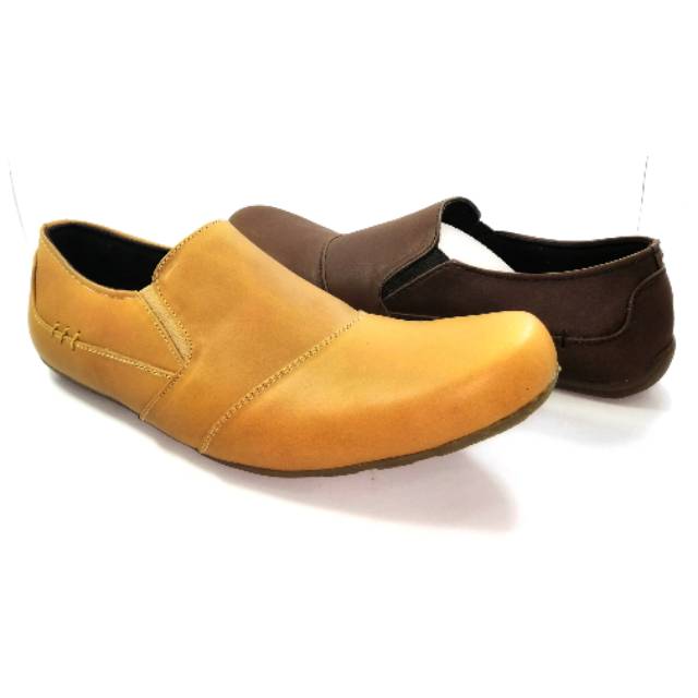 sepatu kulit Slip On coklat dan tan merk barok id