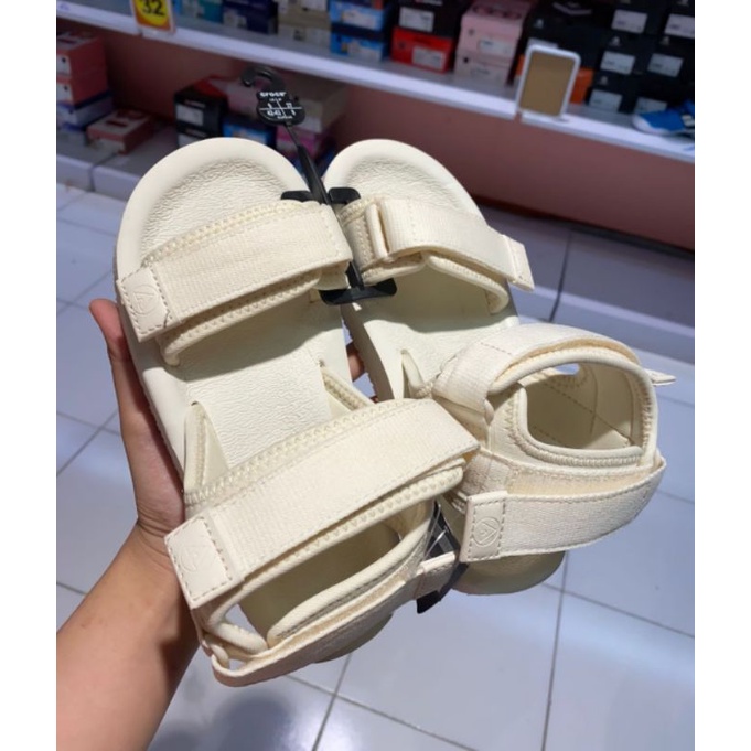 Sandal Airwalk size 35