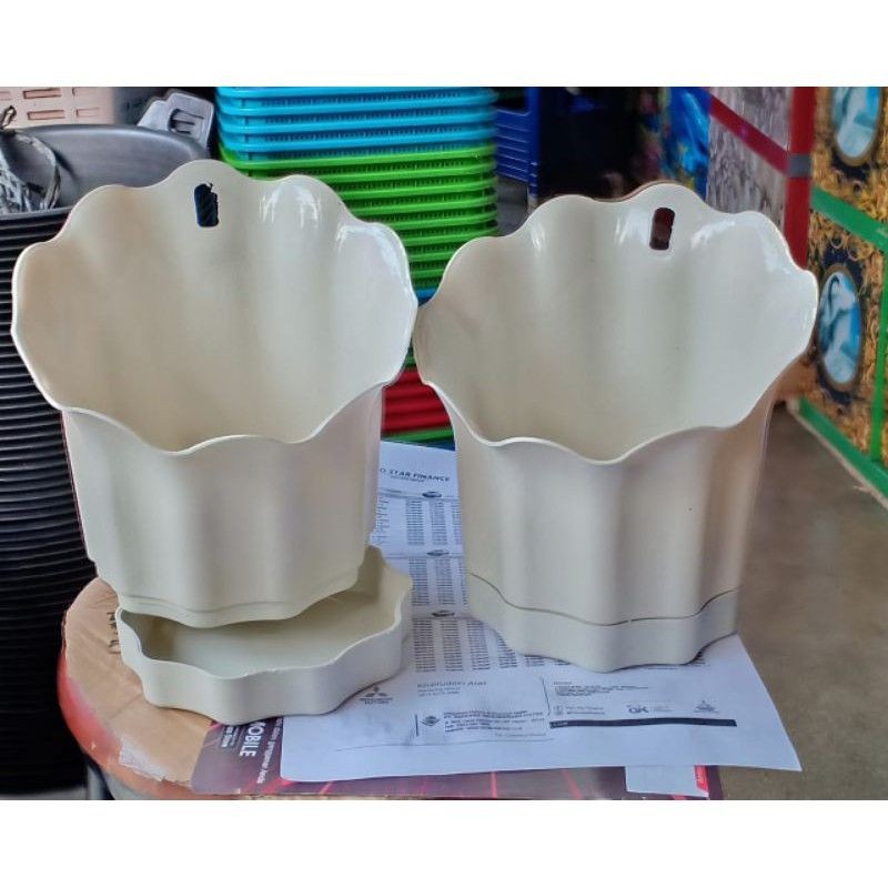 Pot Bunga dinding pot tempel plastik diameter 18cm