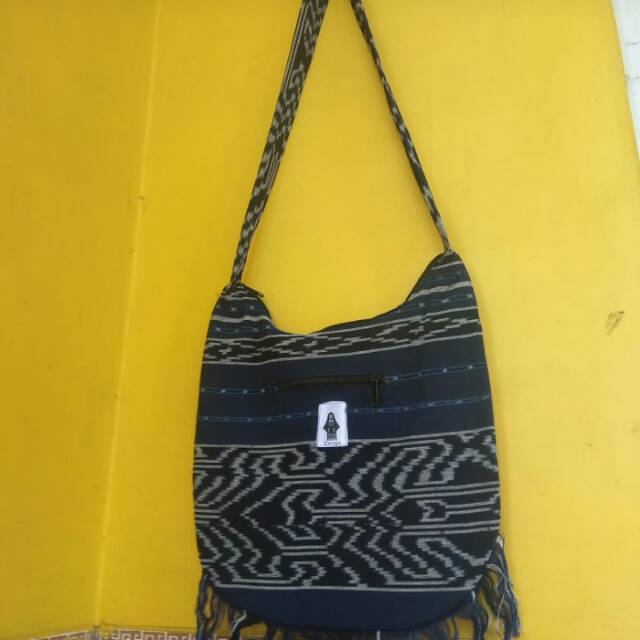 Tas selempang tenun