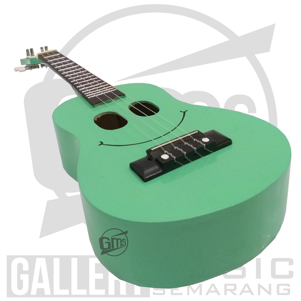 Gitar Ukulele Smile Senar 4 Termurah