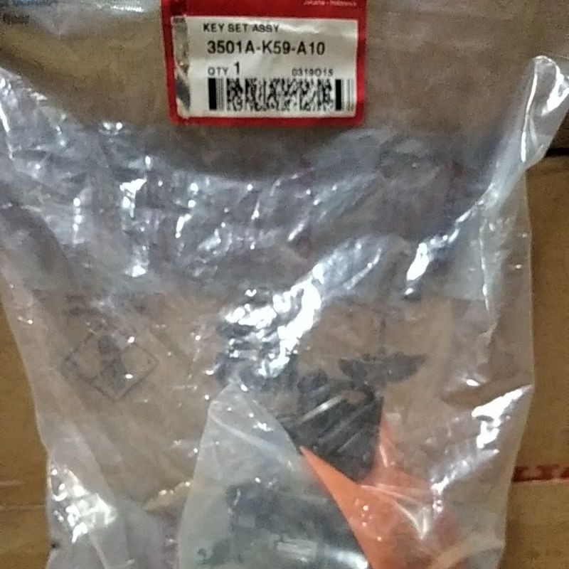 kunci kontak set vario 150 old -key set  3501ak59a10