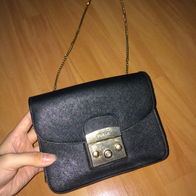 Preloved Furla slingbag Second